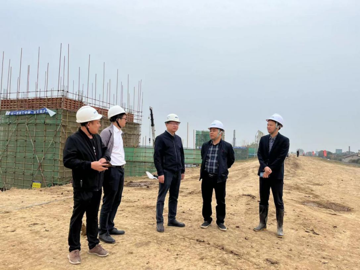 乐动网页版-乐动(中国)官方
轨道矿业发展有限公司李剑一行赴沅江市机制砂和砂石集散中心建设项目考察交流