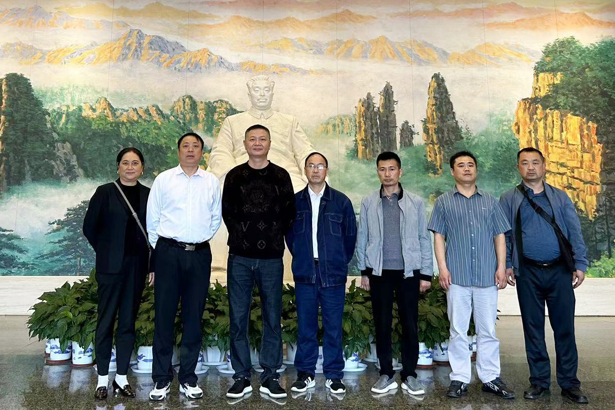 追寻先烈足迹  传承红色基因——乐动网页版-乐动(中国)官方
发展鸟儿巢公司全体党员参观贺龙纪念馆